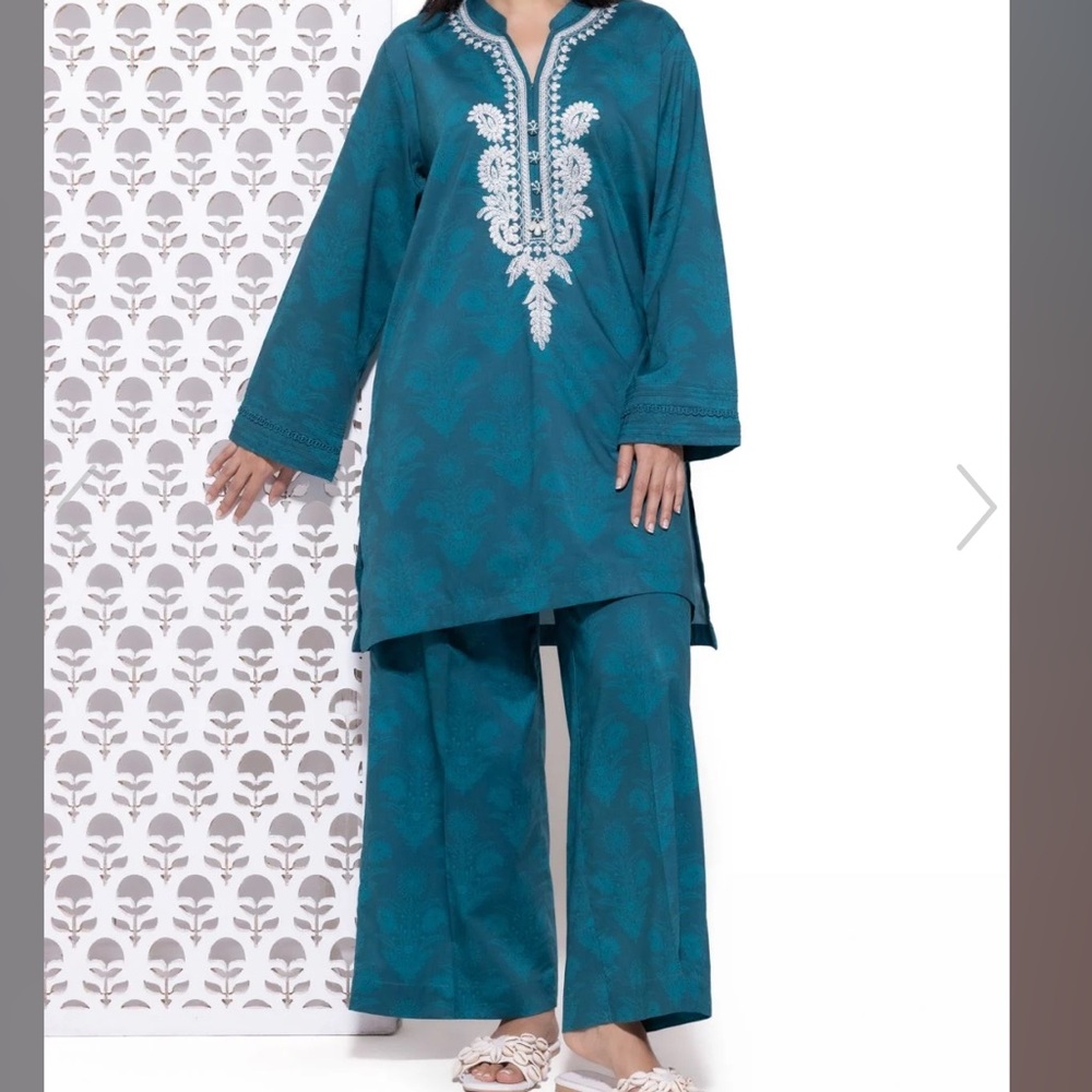 !!Ramadan sale!!Teal Embroidered Kurta and pants 2 piece Set